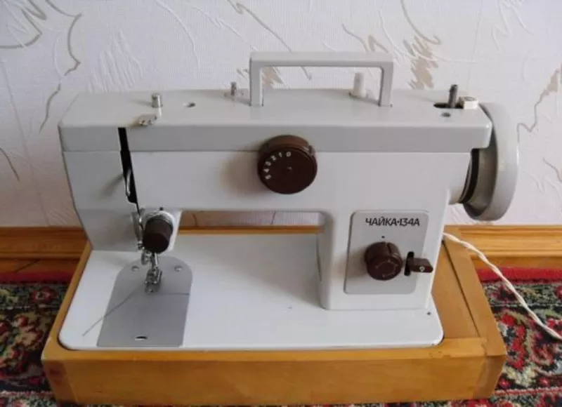 Швейная машина Чайка-134А,  э/привод,  без тумбы